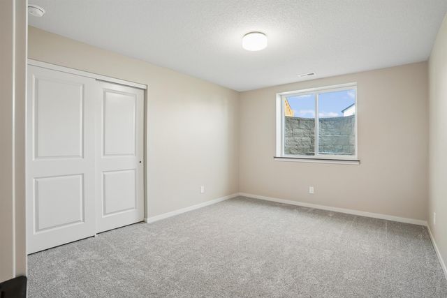 2813 Autumn Woods Drive, Cedar Falls, IA 50613