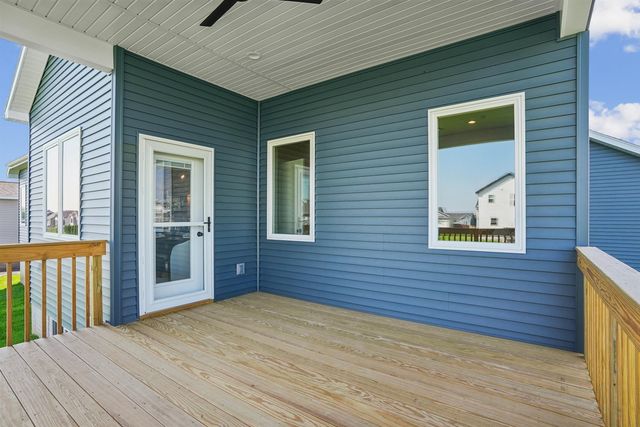 2813 Autumn Woods Drive, Cedar Falls, IA 50613