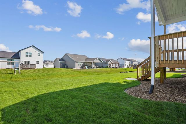 2813 Autumn Woods Drive, Cedar Falls, IA 50613