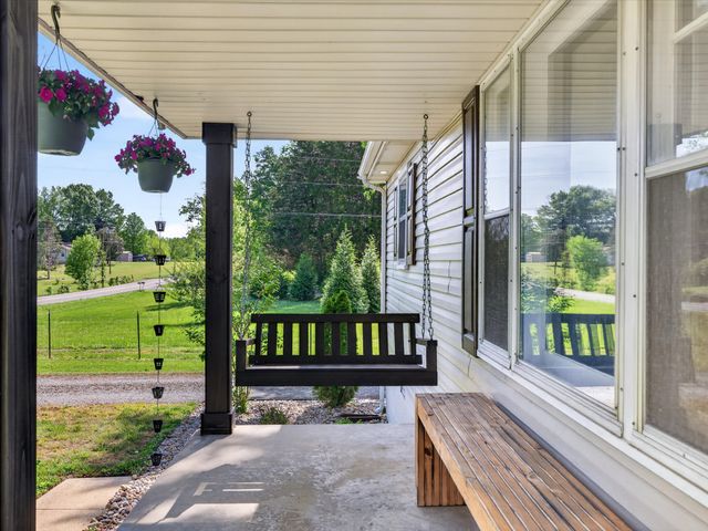 425 Halls Mill Rd, Shelbyville, TN 37160