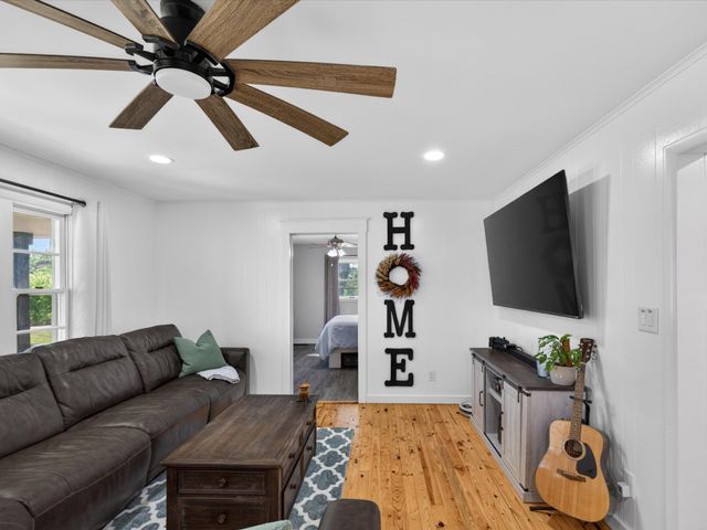 425 Halls Mill Rd, Shelbyville, TN 37160