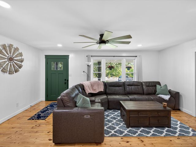425 Halls Mill Rd, Shelbyville, TN 37160