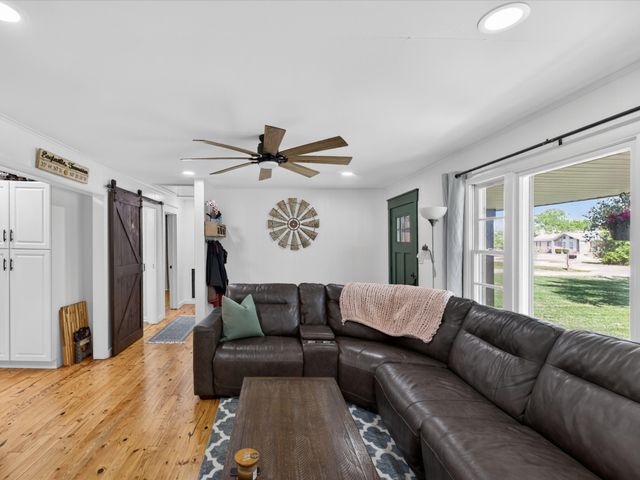 425 Halls Mill Rd, Shelbyville, TN 37160