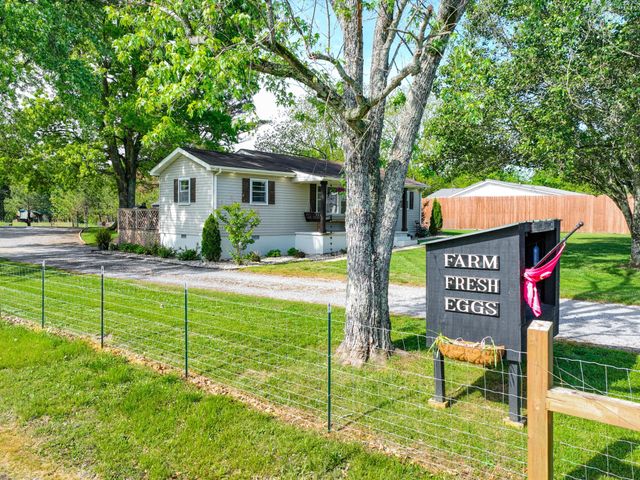 425 Halls Mill Rd, Shelbyville, TN 37160