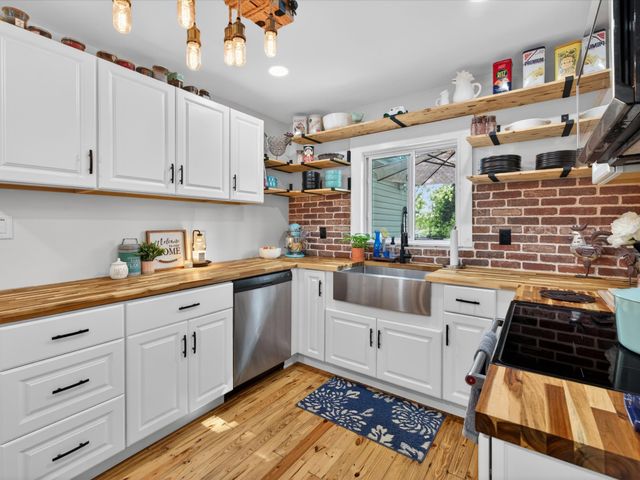 425 Halls Mill Rd, Shelbyville, TN 37160