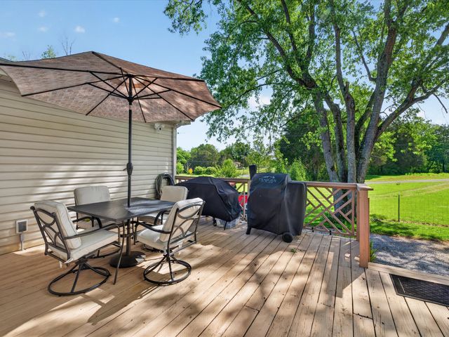 425 Halls Mill Rd, Shelbyville, TN 37160