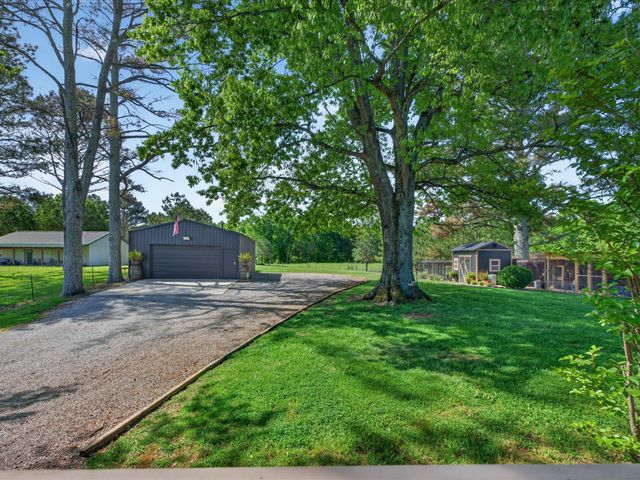 425 Halls Mill Rd, Shelbyville, TN 37160