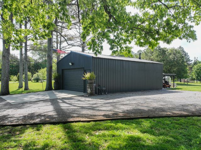 425 Halls Mill Rd, Shelbyville, TN 37160