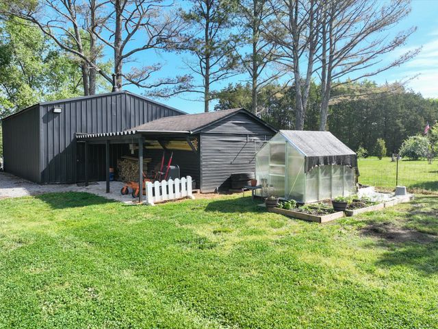 425 Halls Mill Rd, Shelbyville, TN 37160