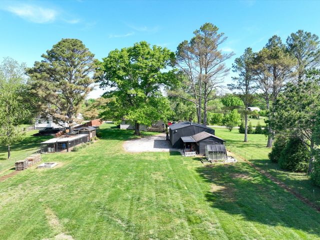 425 Halls Mill Rd, Shelbyville, TN 37160