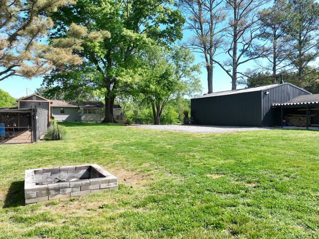 425 Halls Mill Rd, Shelbyville, TN 37160
