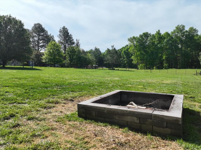 425 Halls Mill Rd, Shelbyville, TN 37160