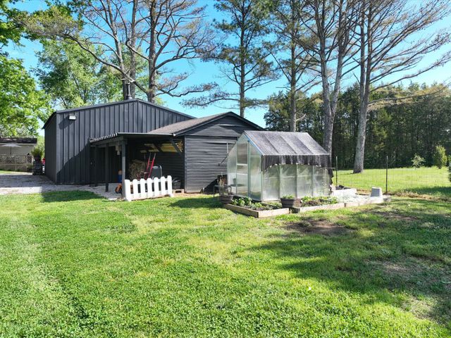 425 Halls Mill Rd, Shelbyville, TN 37160