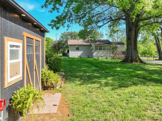 425 Halls Mill Rd, Shelbyville, TN 37160