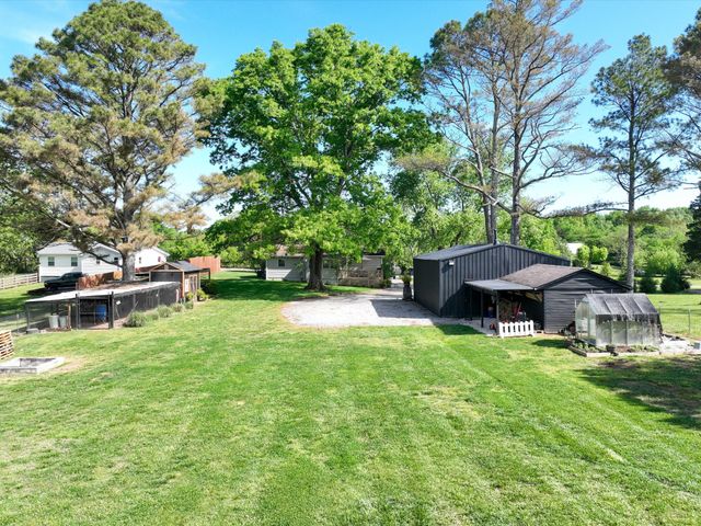 425 Halls Mill Rd, Shelbyville, TN 37160