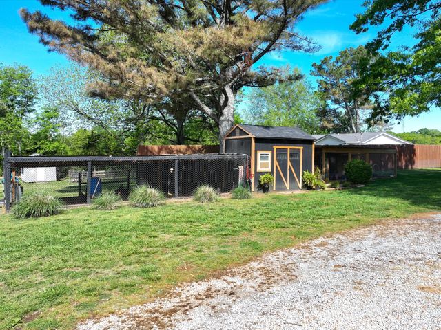 425 Halls Mill Rd, Shelbyville, TN 37160