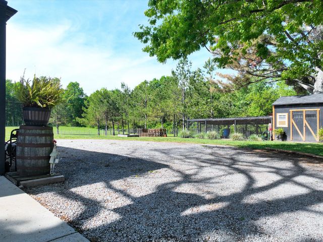 425 Halls Mill Rd, Shelbyville, TN 37160