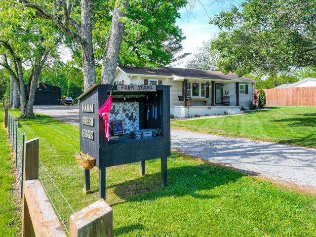 425 Halls Mill Rd, Shelbyville, TN 37160