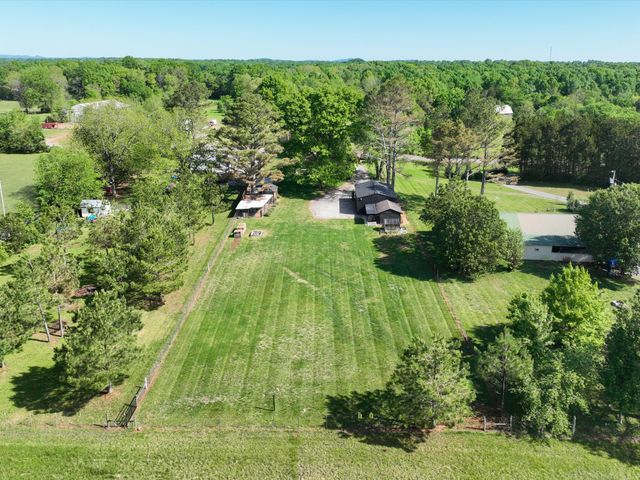 425 Halls Mill Rd, Shelbyville, TN 37160