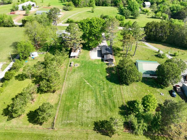 425 Halls Mill Rd, Shelbyville, TN 37160