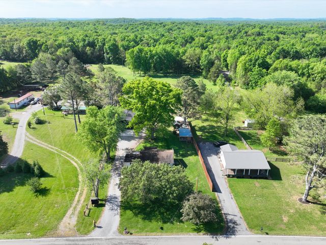 425 Halls Mill Rd, Shelbyville, TN 37160