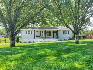 425 Halls Mill Rd, Shelbyville, TN 37160