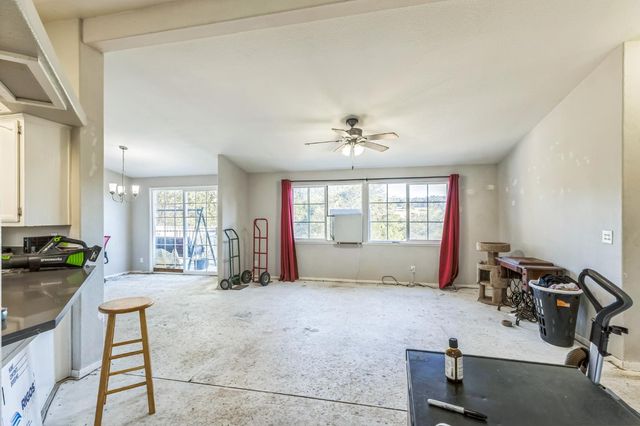 15561 Ballantree Ln, Grass Valley, CA 95949
