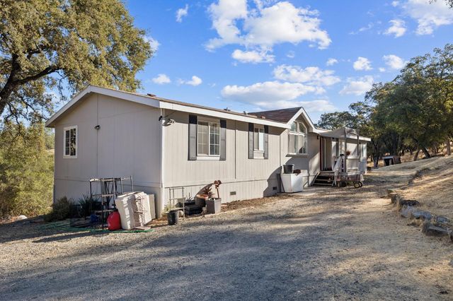 15561 Ballantree Ln, Grass Valley, CA 95949