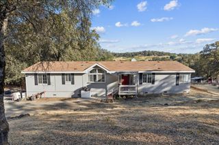 15561 Ballantree Ln, Grass Valley, CA 95949