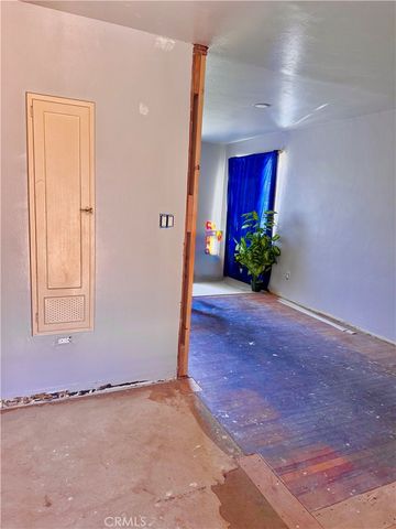 2476 Congress St., San Diego, CA 92110