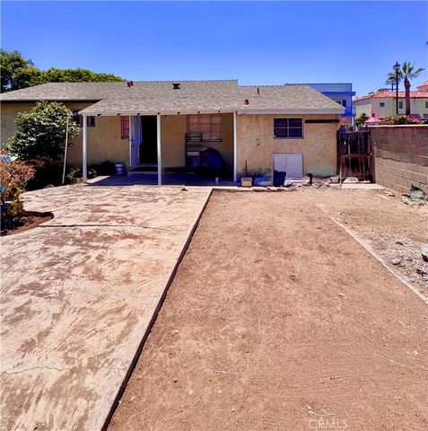 2476 Congress St., San Diego, CA 92110
