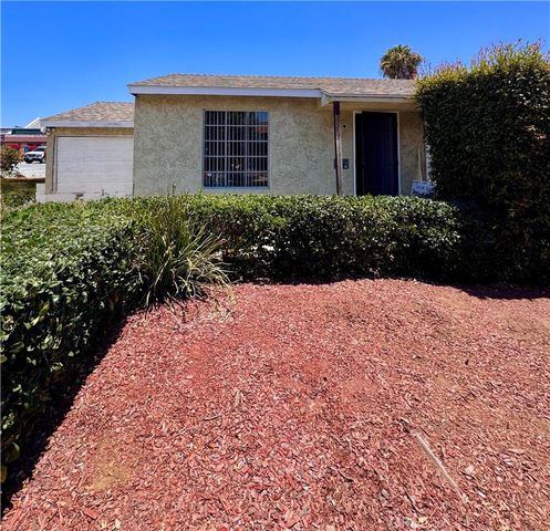 2476 Congress St., San Diego, CA 92110