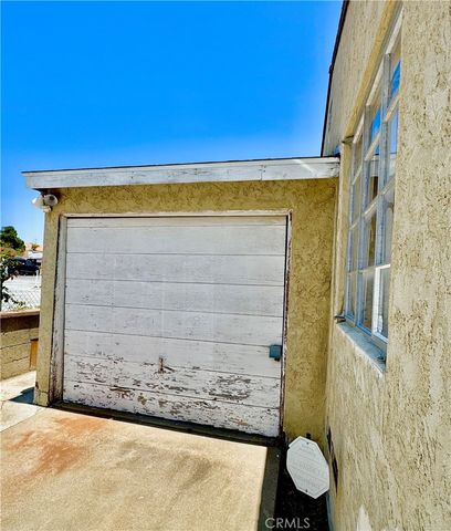 2476 Congress St., San Diego, CA 92110