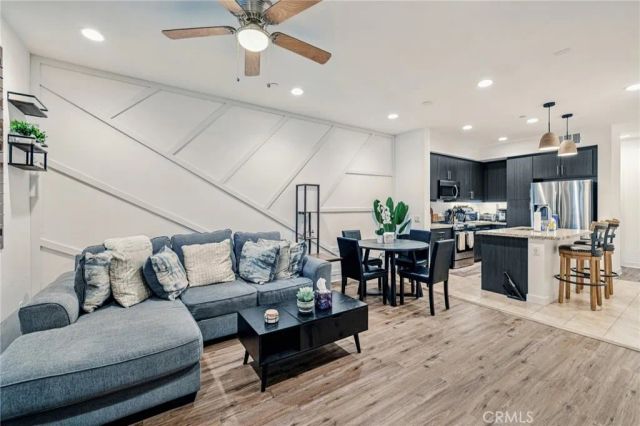 2520 Valentina 6, Commerce, CA 90040