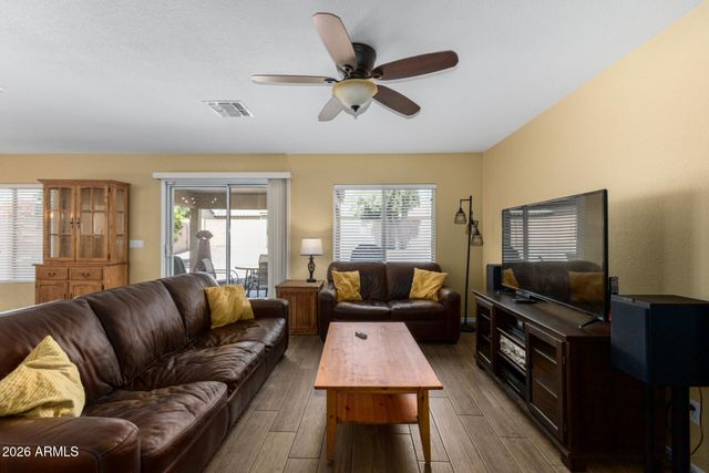 10252 E Diamond Avenue, Mesa, AZ 85208