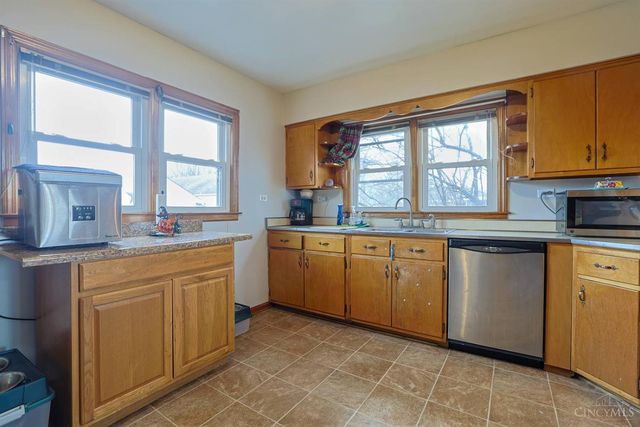 656 W Plane Street, Bethel, OH 45106