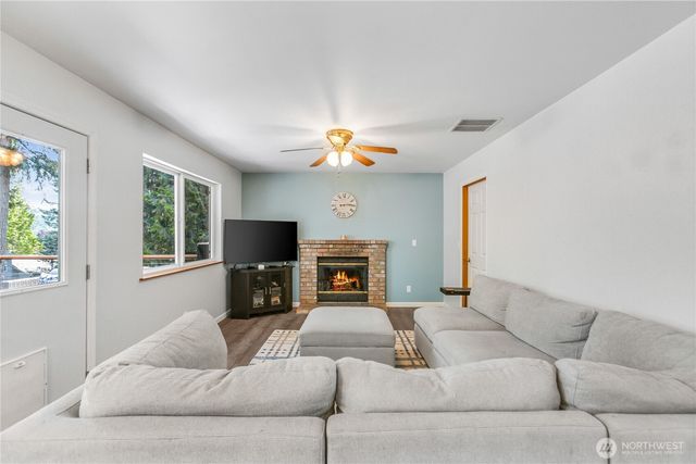9192 Harrow Place NW, Bremerton, WA 98311