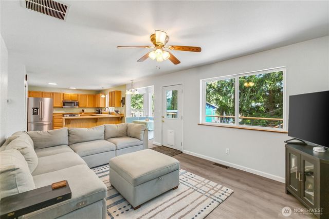 9192 Harrow Place NW, Bremerton, WA 98311