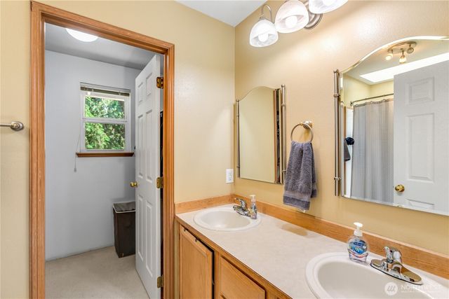 9192 Harrow Place NW, Bremerton, WA 98311
