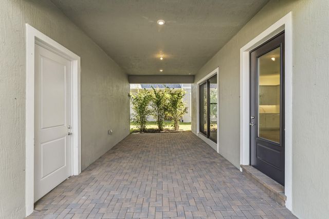 7621 SW Hosford Street, Palm City, FL 34990