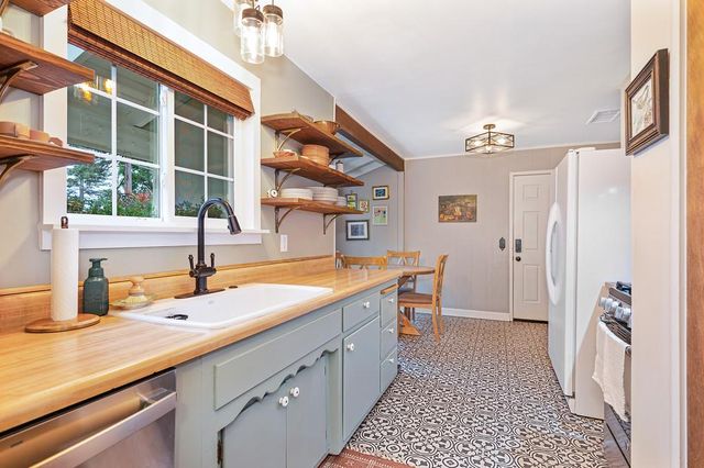 3951 Valley Vista, Camino, CA 95709