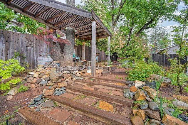 3951 Valley Vista, Camino, CA 95709