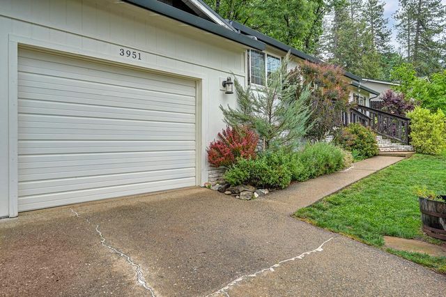 3951 Valley Vista, Camino, CA 95709