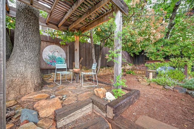 3951 Valley Vista, Camino, CA 95709