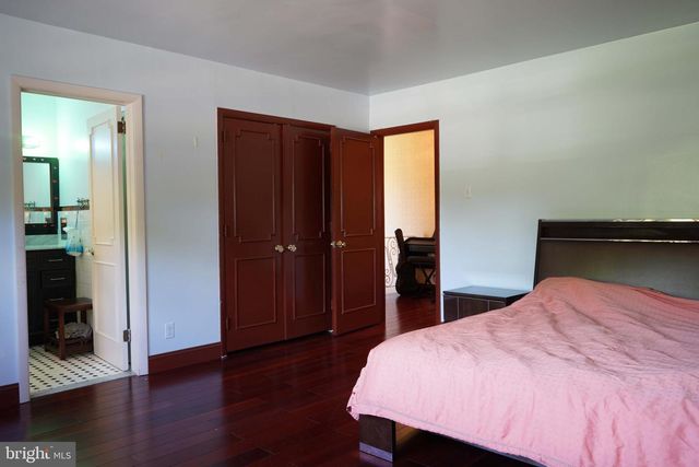1104 GAINSBORO RD, Bala Cynwyd, PA 19004