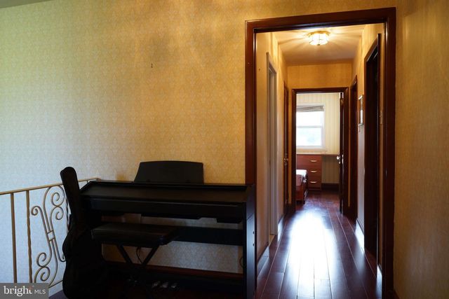 1104 GAINSBORO RD, Bala Cynwyd, PA 19004