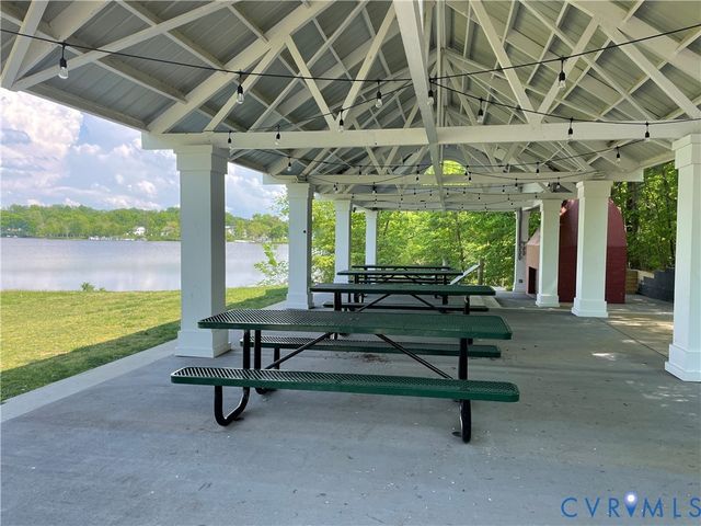 5225 Clipper Cove Rd, Midlothian, VA 23112