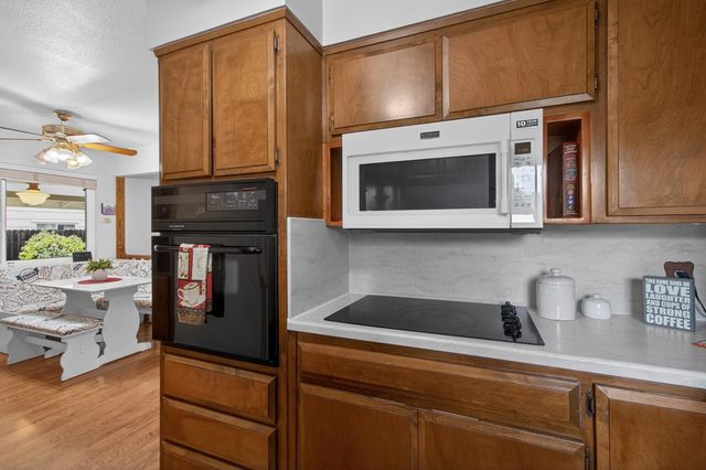 9509 Sara St, Elk Grove, CA 95624