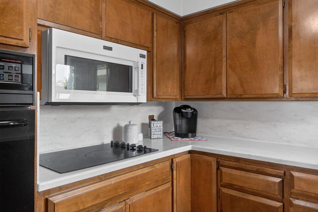 9509 Sara St, Elk Grove, CA 95624