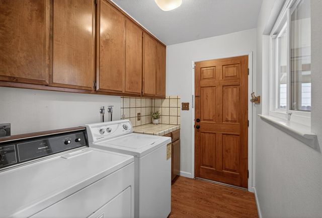 9509 Sara St, Elk Grove, CA 95624